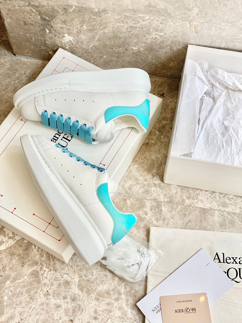 ALEXANDER MCQUEEN BIANCHE E TURCHESE