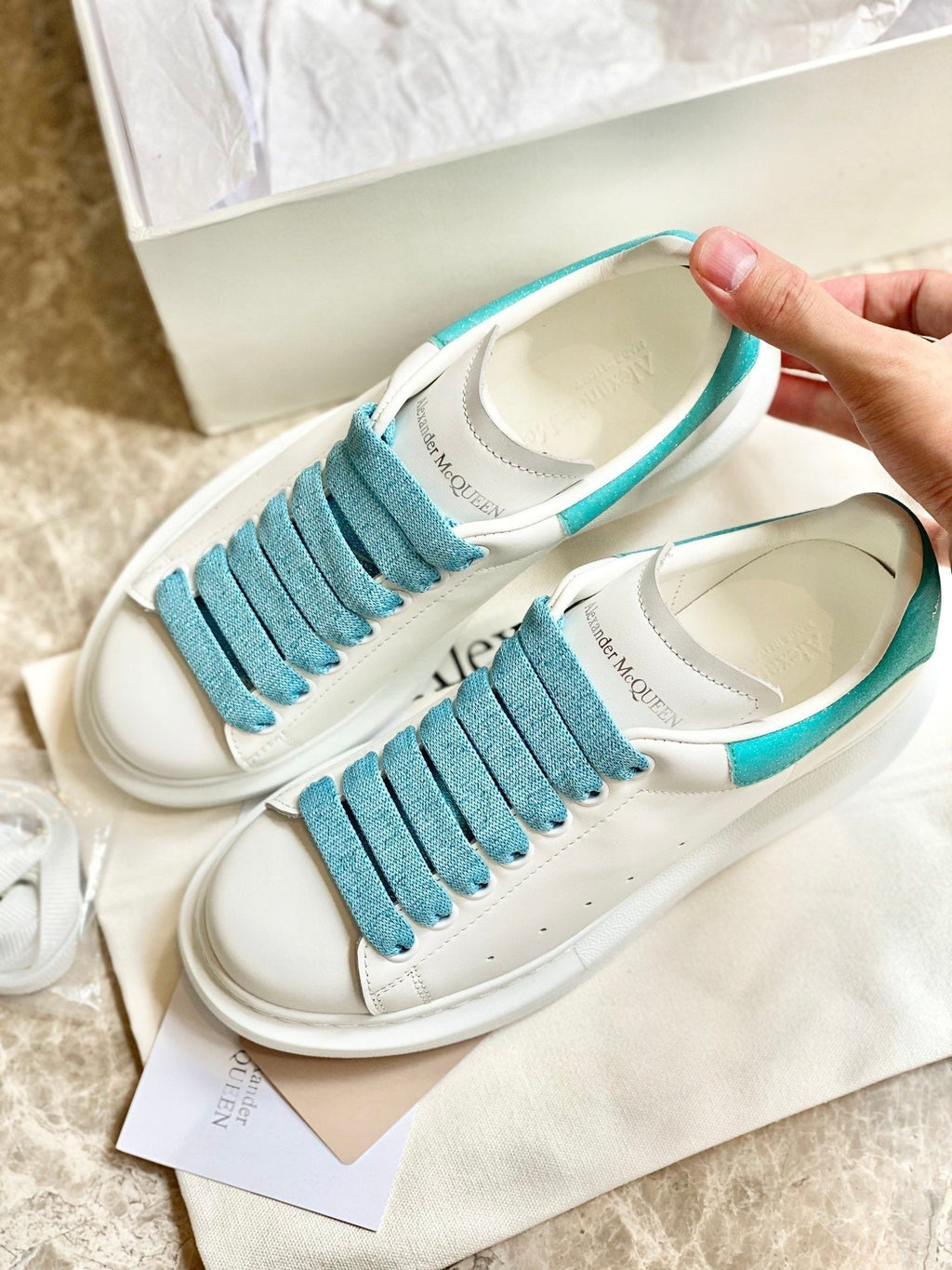 ALEXANDER MCQUEEN BIANCHE E TURCHESE