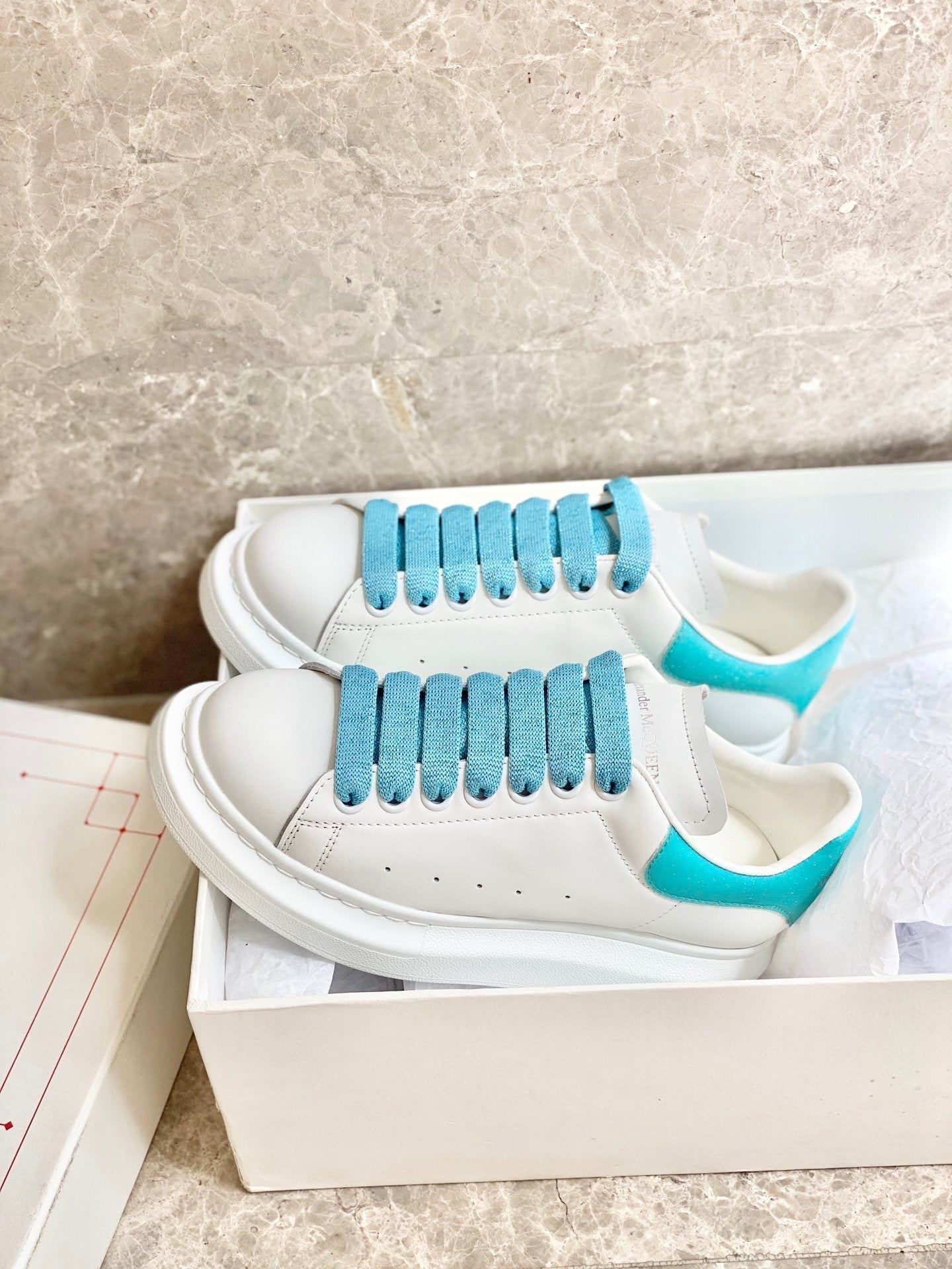 ALEXANDER MCQUEEN BIANCHE E TURCHESE